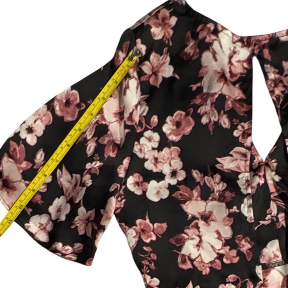 Black Pink Floral Satin Open Back Tie Crop Top Short Flutter Sleeve Small‎ - Picture 9 of 10